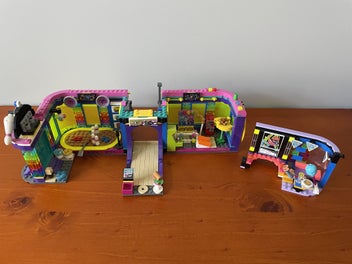 Image 1 of 6