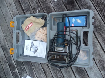 Image 1 of 7