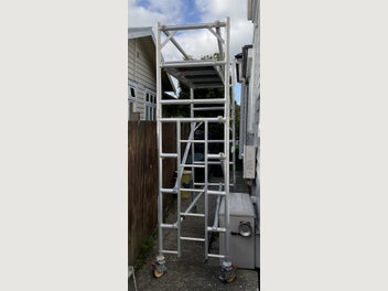Image 1 of 5