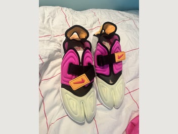 Image 1 of 7