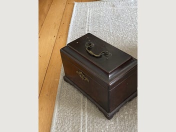 Image 1 of 5