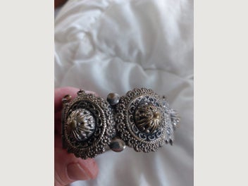 Image 1 of 5