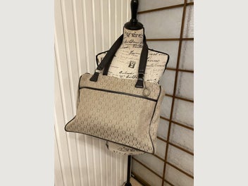 Image 1 of 20