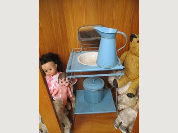 Image 1 of 5
