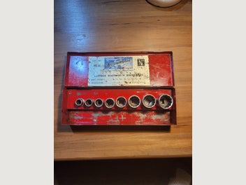 Image 1 of 7