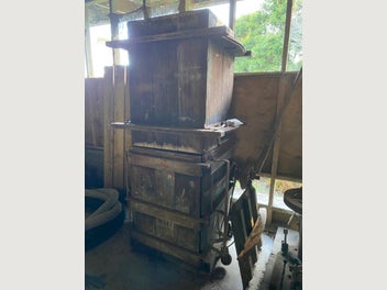 Image 1 of 5
