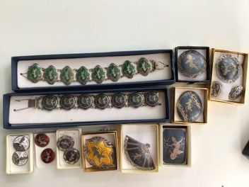 Image 1 of 5