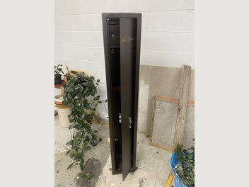 Image 1 of 6