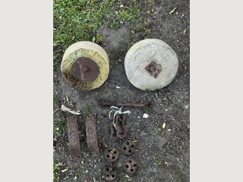 Image 1 of 6