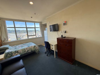 Image 1 of 7