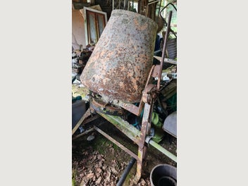 Image 1 of 7