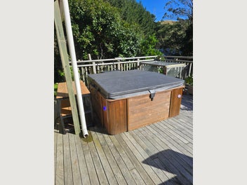 Image 1 of 6