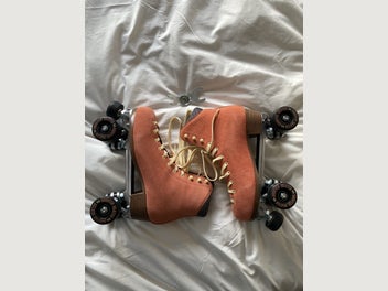 Image 1 of 7