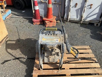 Image 1 of 7