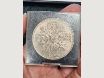 Image 1 of 2