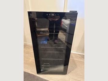 Image 1 of 6