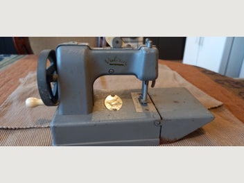 Image 1 of 7