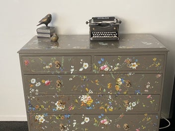 Image 1 of 7