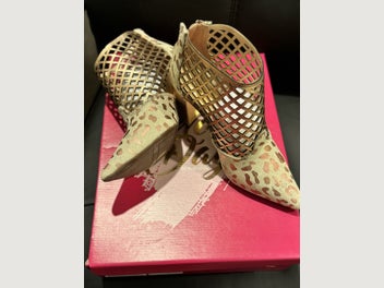 Image 1 of 4