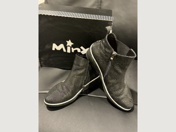 Image 1 of 5
