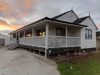 Image 1 of 1