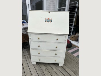 Image 1 of 5