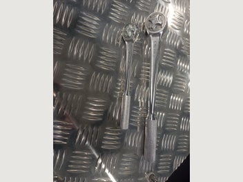 Image 1 of 6