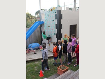 Image 1 of 7