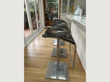 Image 1 of 7