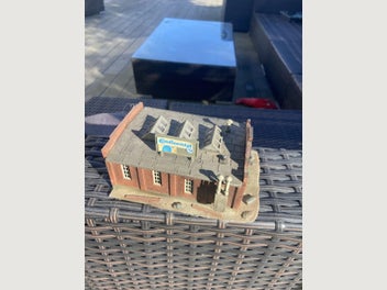 Image 1 of 6