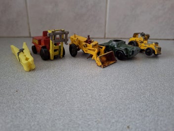 Image 1 of 8