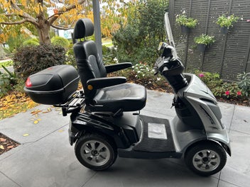 Image 1 of 6