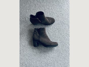 Image 1 of 3