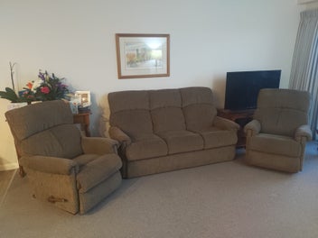 Image 1 of 7