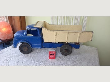 Image 1 of 8