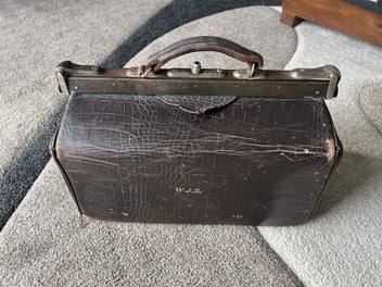 Image 1 of 5