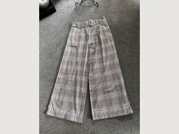Image 1 of 7