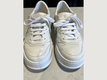 Image 1 of 18