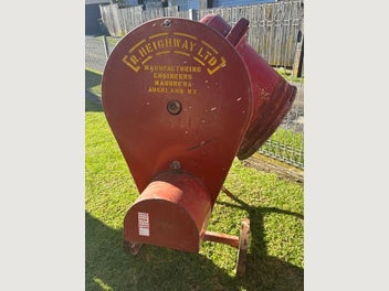 Image 1 of 7