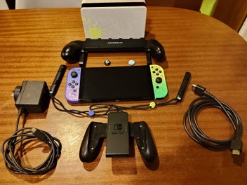 Image 1 of 6