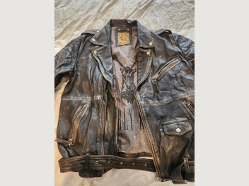 Image 1 of 6