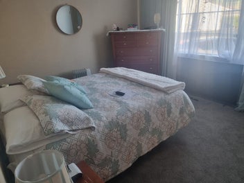 Image 1 of 7