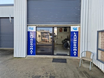Image 1 of 6