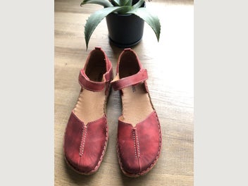 Image 1 of 5