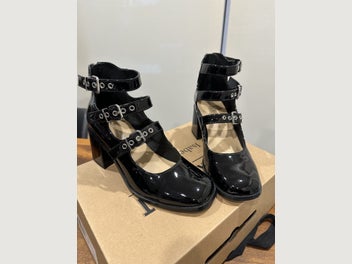 Image 1 of 6