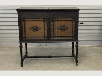 Image 1 of 7