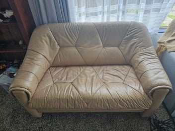 Image 1 of 4