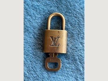 Image 1 of 7