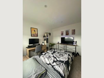 Image 1 of 5