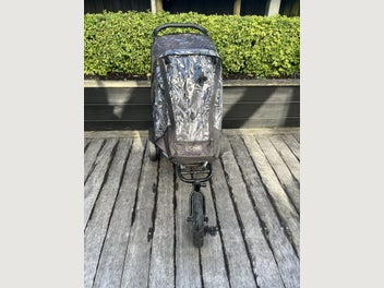 Image 1 of 7